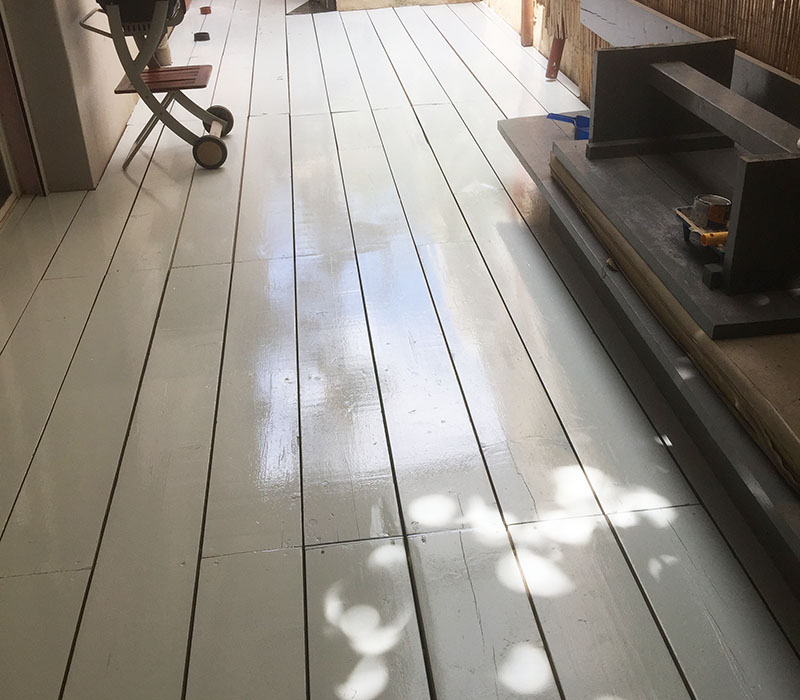 Επισκευή και βαφή deck εξωτερικού χώρου